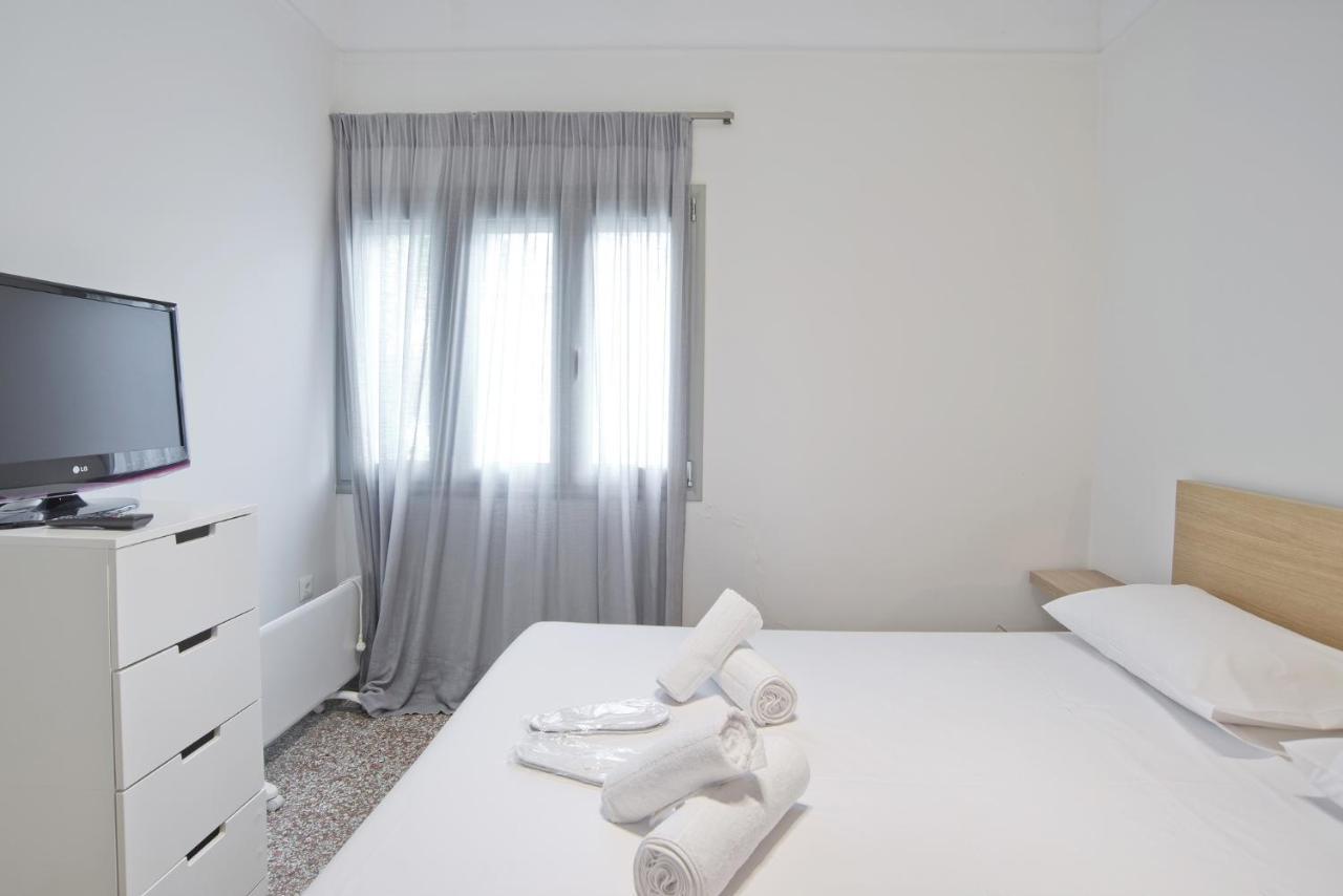 Athina 2br Apt, Fully Equipped, Kitchen, Ac, Wifi Апартаменты